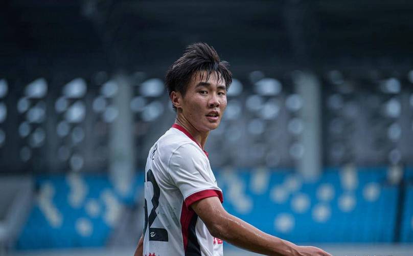 17岁帅惟浩未进入成都蓉城一线队B名单,此前刚获得金童奖